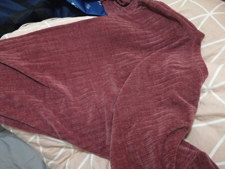 睡着和穿着都还舒服，只是感觉有点色差。