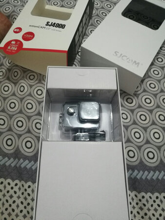 这个牌子的摄像机性价比很高，以前买过一个了，这个是第二个了，清晰度不错，这个价钱非常完美。推荐大家购买。