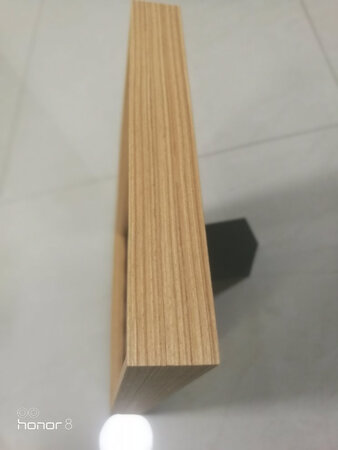 收到实物对比后与宣传一致，相框设计为桌面摆放及悬挂两种方式非常实用，质量非常好。