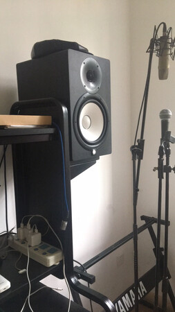 还可以目前很稳定音质说的过去毕竟价格合适送货快还不错吧