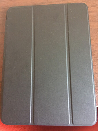 保护套结实好用，尺寸刚刚好，笔和iPad都卡得很到位，质量不错，收藏了，有需要会再来买，谢谢