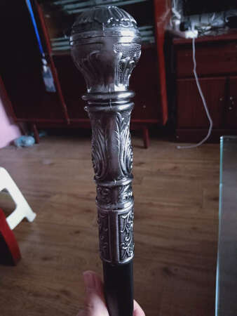 手感不错，接口处需要自己动手加固，底部需要加层皮，要不声音大不耐磨。