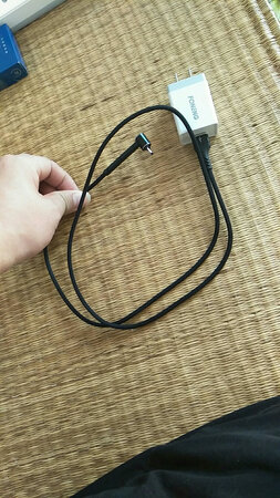 还可以质量没什么问题，充电效果也不错，我一边用一边充还可以充的起来。