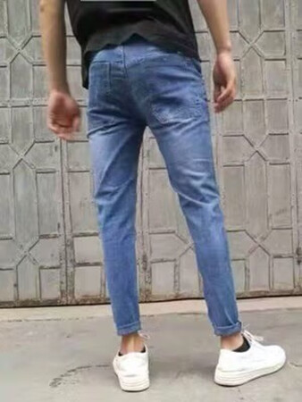 质量超级好，挺好的物超所值超级经济实惠穿了超级帅的喜欢衣服面料还可以也不是很透材质应该带有棉但是是不是纯棉就不知道了大小也很合适 没有不好的地方洗过一次很好会回购的啦衣服非常好看，布料很好，穿在身上很舒服，刚刚买的时候心里还想着便宜没好货好货不便宜呢，可是衣服到手就知道不一定都是这样，便宜还是有好货的，客服推荐的尺码也很准确，衣服我很喜欢。谢谢店家，五星好评
