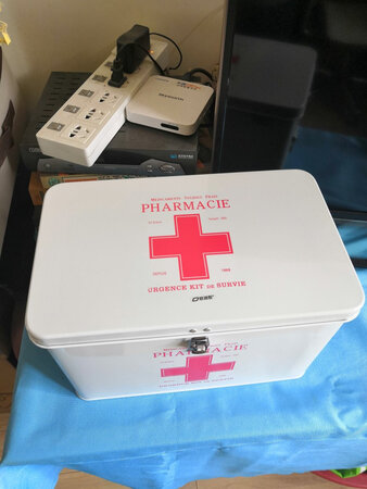 做工精致，家庭必备，还是金属材质好用！有个背带就更好了。