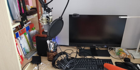 铁三角品牌还是值得信赖的，回来用了一次，声音确实和手机自带的耳麦有区别，不过还没适应好，喜欢唱歌的朋友可以试试。