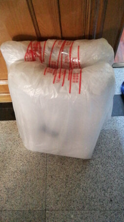 几年前买过一对这种枕头，睡觉蛮舒服的，今天又买了一对。还没拆开了，京东值得信赖。