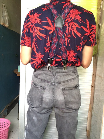 由于时间原因，收到货后直接在身上套弄一下，感觉不错哦！以后不用经常提裤子了，哪怕裤头扣掉了也没事。冬天来的时候再往西裤试一试看。