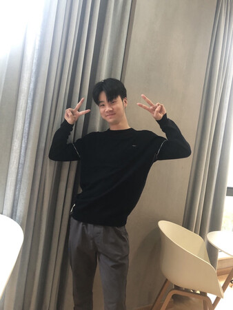 尺码很合适，面料摸着也超级舒服，物流速度也是够快的，以后有需要还会过来光顾