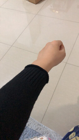 千万别拍 掉色严重 把我其他衣服都染色了 而且缩水严重！卖家还不承认！谁买谁后悔！
