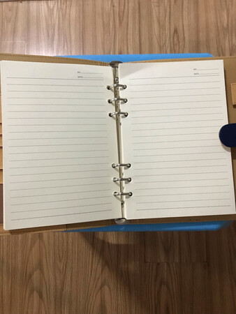 产品质感：结实
厚薄程度：均匀
尺寸大小：合适
产品设计：科学
其他特色：护眼的淡米色