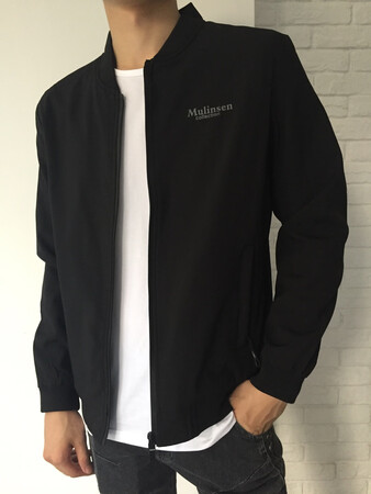 这个季节穿刚刚好看上衣服料子质地都很不错，客服态度也很好