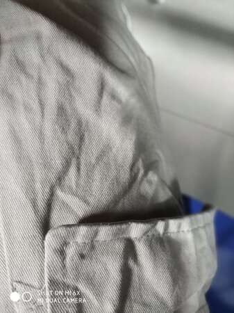 裤子质量真的很差  我就洗过一次  然后裤子就特别皱  看着特别难看  本以为京东的质量应该好点 没想到质量会这么差 要买的真的是要慎重考虑了