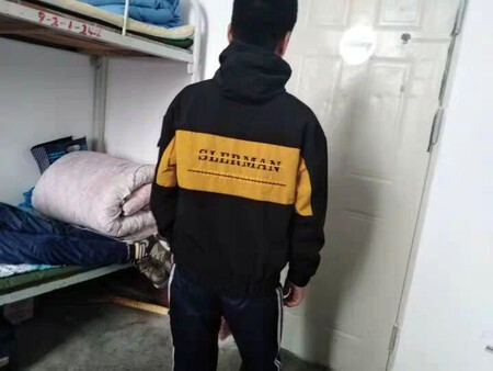 个人觉得还是很不错的，衣服质量做工挺好的，版型很好，颜色尺码都没有偏差。