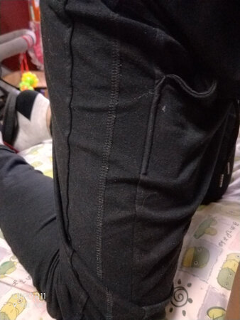 衣衣收到了，穿了也不掉色，尺码也很标准，穿上很舒服????