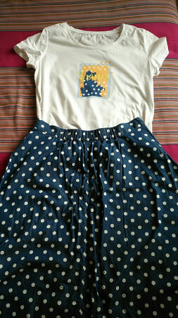 这个夏天买了好几件茵曼，这套最是喜欢，穿着舒服。