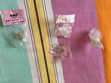 质量不错，刚才使用了，挂钩都是很宽很大的，带子也是很好调节的！