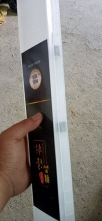 东西质量不是一般的差，服务态度也差的很，夜光漂没有一个亮的，不相信大家看看图片。