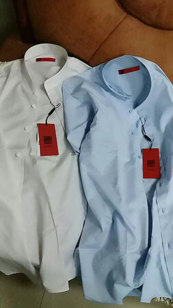 一次买了4件不同的衬衫和polo，质量好极了，穿起来超级舒服