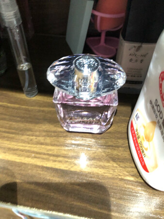 香味很好闻，媳妇喜欢，价格优惠幅度大，用了还会再买！