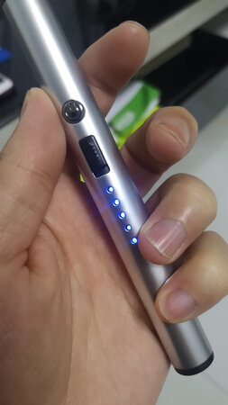 家里炉盘打火坏了，跟普通的打火机比这个上档次多了，也跟方便，安全。还可以充电使用，更环保。