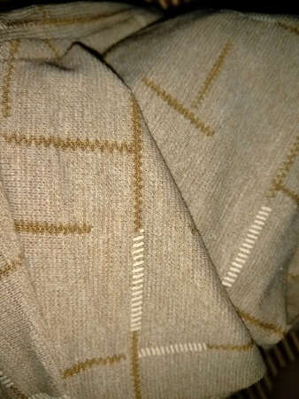 这衣服真心不值，还冰丝。物流可能是骑毛驴送的