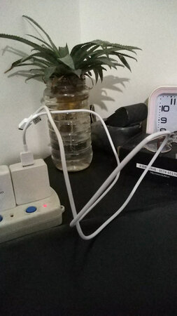 不错!是正品，插入手机接口很紧密，不像其它仿制品，充电很迅速，值得拥有!