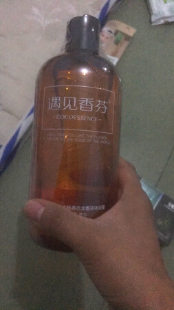 第一次用这个牌子的沐浴露，看评价挺好的，希望好用。