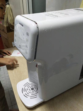 建议以后在发货之前尽量把机器里的水放干净，否则箱子里都是水，机器也是