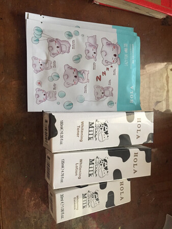 老客户了，一直喜欢用这款产品，温和，保湿，性价比高！