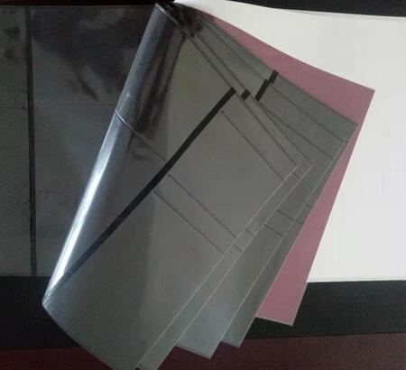 仲林相册薄，给我最大的惊喜就是“大”，355×360×55mm的尺寸只有拆开包装后才感受到真的很大，比我的结婚相册还大一些。质感非常好，可以感受到产品的用料扎实。1010张相片完全满足我的需要。翻开相册，每一页都是那么完美，质量上乘。拿在手中那种厚重的感觉让我体会到产品设计者的用心，非常好的体验，让我马上有用相片填满它的冲动，希望它成为我充满爱的回忆的载体，永远与我相伴。