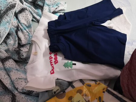材料很舒服，码数数量都没有差错，价格划算，有色差，快递一般，其它没有问题，也是好评。