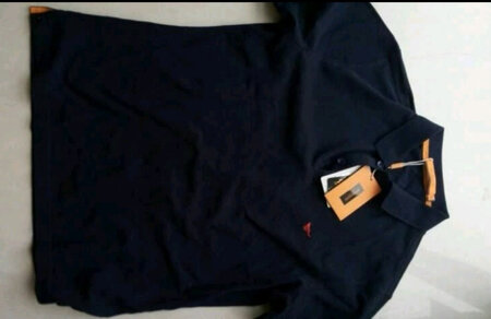 这件衣服挺不错的，穿着挺有型，纯棉的