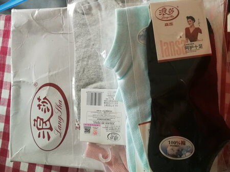 女儿穿的好，第二次都已经购买了，才发现第一次都还没有评价，东西很好，价格合理