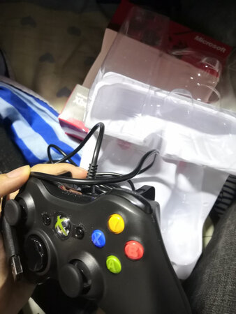 耐用度：质感很好，结构合理，耐脏
响应速度：没什么延迟吧，我要求也不高
舒适度：摸着舒服，但lb,rb按起来比较费劲
兼容性能：没问题