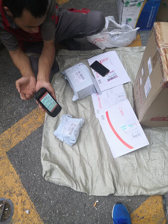 东西很好，值得购买。“任何团队的员工，都必须学会在没有鼓励，没有认可，没有帮助，没有理解，没有宽容，没有退路，只有压力的情况下，一起和团队获得胜利。 
成功，只有一个定义，就是对结果负责。 如果你靠别人的鼓励，要别人监管下才能发光，你最多算个灯泡。
我们必须成为发动机，去影响其他人发光，你自然就是核心！”