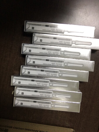 使用感受：很滋润
适合肤质：混合型肌肤
吸收效果：超级好吸收
保湿效果：保持良好
其他特色：滑滑的嫩嫩的