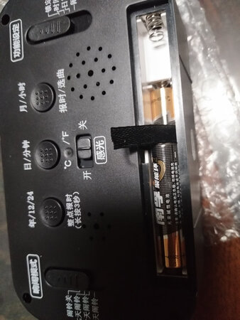 很快收到货，试装电池，三粒电池安上有点困难！