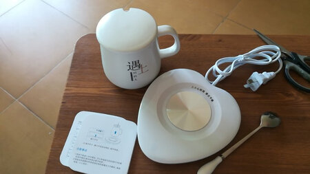 好，冬天很实用，就是贵了点点，不过冬天喝热水方便