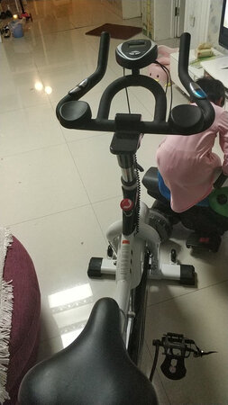 产品质感：产品质量不错，安装也很方便