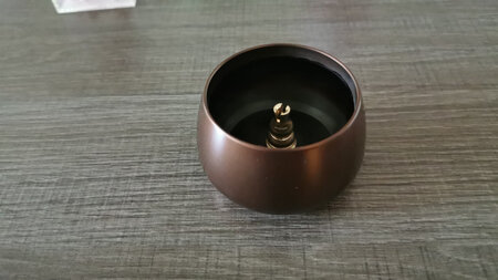 简单不失高雅，拿在手里沉甸甸的，真是紫铜的吗？物流给力。