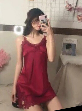睡衣质量很好，布料柔软舒服，颜色也很漂亮做工细致，包装精美