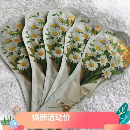 用了一次感觉特别棒，很贴合脸部，不会掉，而且精华液特别多