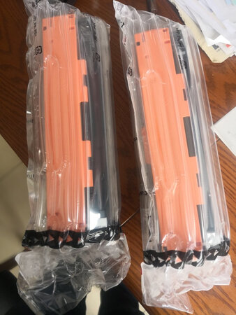 看样子是正品，三次购买该店的硒鼓了，好用