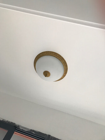 大小刚好，样式也还行，就是感觉稍微暗了点