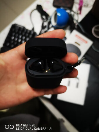 音效音质：强的一匹
做工质感：做工很帅很美观呀
续航能力：续航能力感觉有点弱