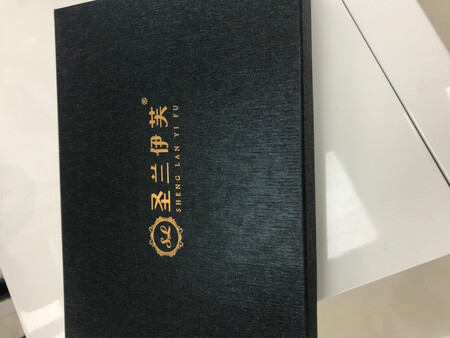 收到宝贝之后，感受到了惊喜！版型超正，穿起来特别有范，超棒的一次购物，推荐好评！