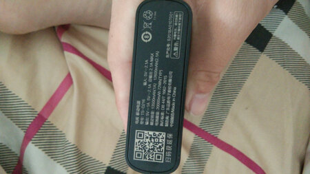 蓄电容量：很大
抗摔能力：奈摔
充电速度：快
做工质感：好