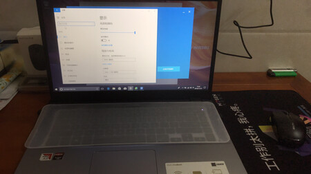 运行速度：不错，看上去档次挺高的，快递也超快送达