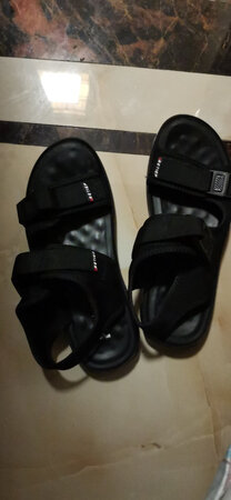 穿起来挺舒服的，尺码也比较正，送货也挺快的。